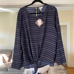 Nwt 2x Ava & Viv tie front blouse navy blue and white